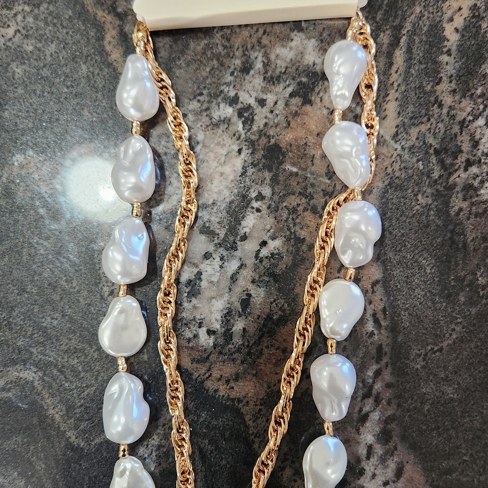 a new day Gold and Cream Necklace - Picture 2 of 3